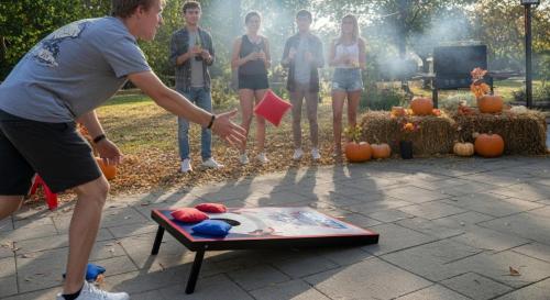 tailgate cornhole (8)