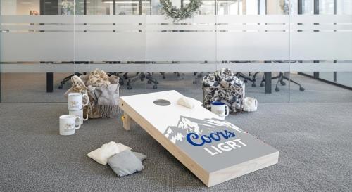 coors-light-cornhole-gift